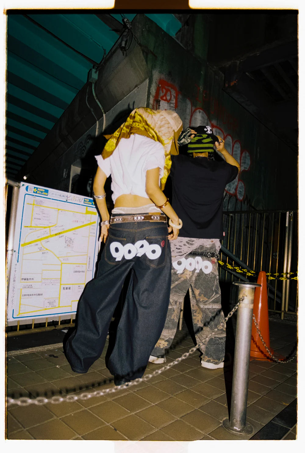 (預訂) 9090 OG Logo Painted Denim Pants (6月13日發售，發售後7個工作天到貨)