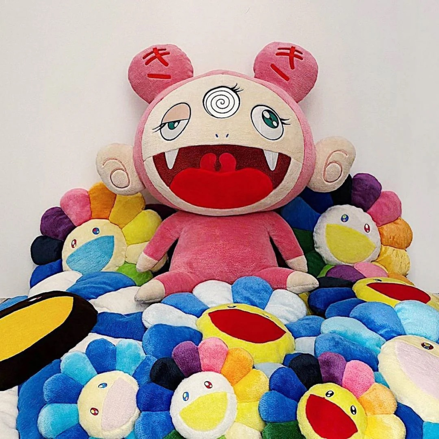 (預訂) Takashi Murakami Kiki Plush Doll (28cm/38cm/1m) (約7~14個工作天)