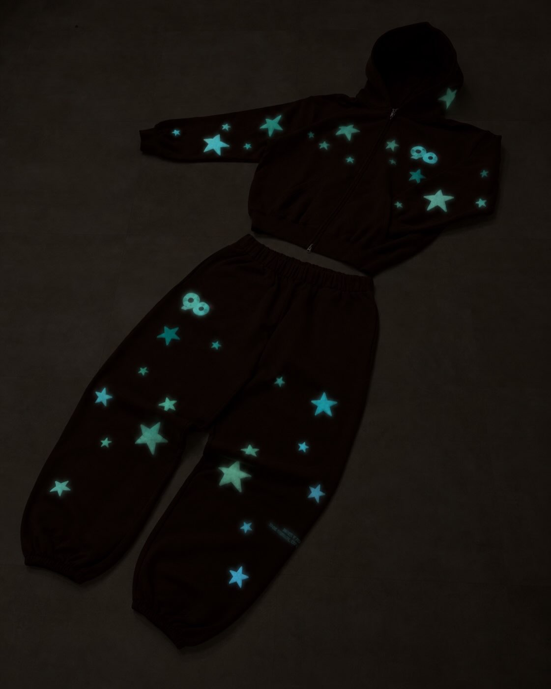 (預訂) 9090 90 Grow Star Allover Series *Glow in the dark (發售後7-14個工作天內到貨) ❌18/9 19:00截單