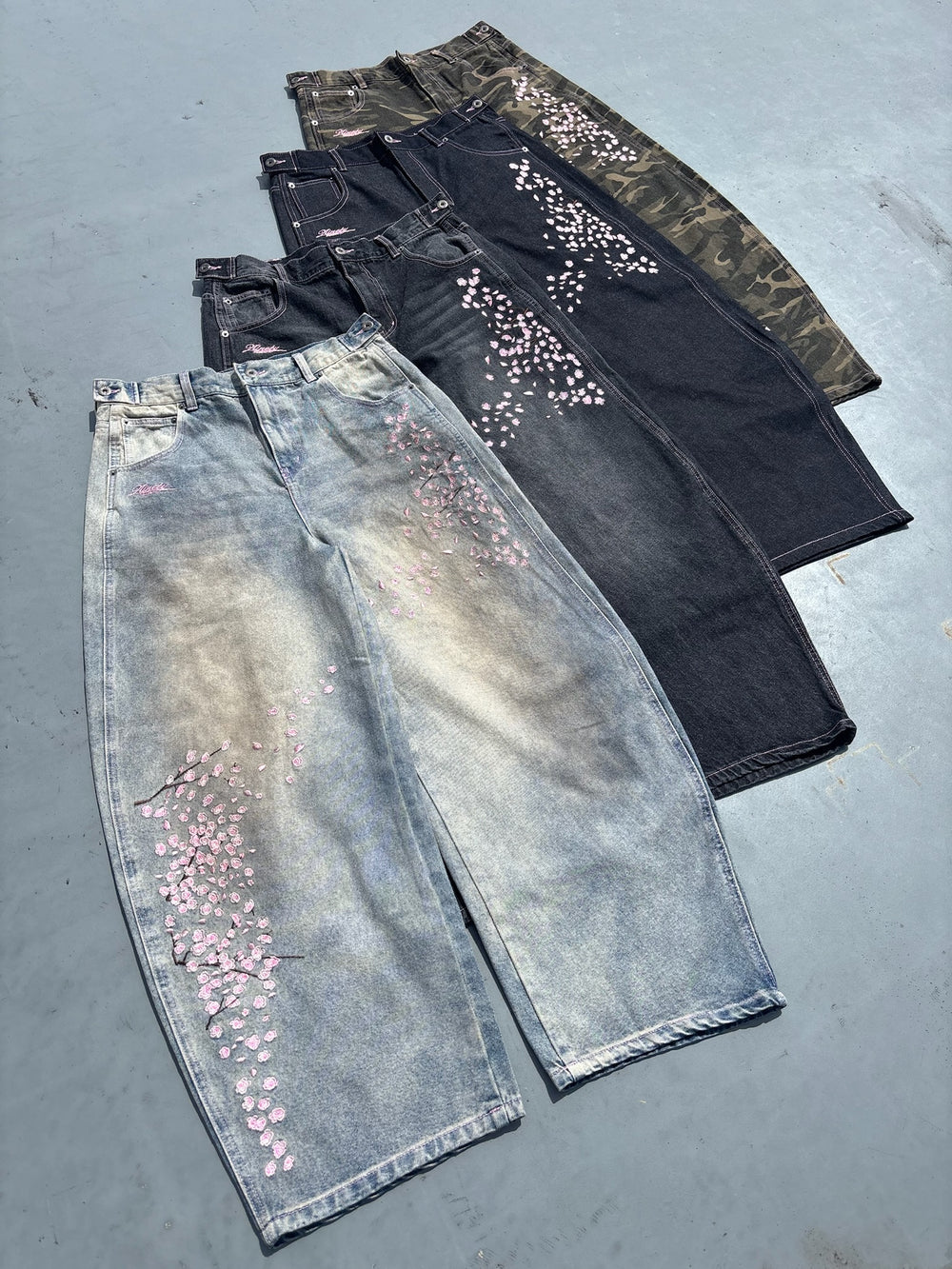 (預訂) 9090 Sakura Embroidered Slub Denim Buggy Pants ❌3/7 19:00截單 (發售後7-14個工作天到貨)