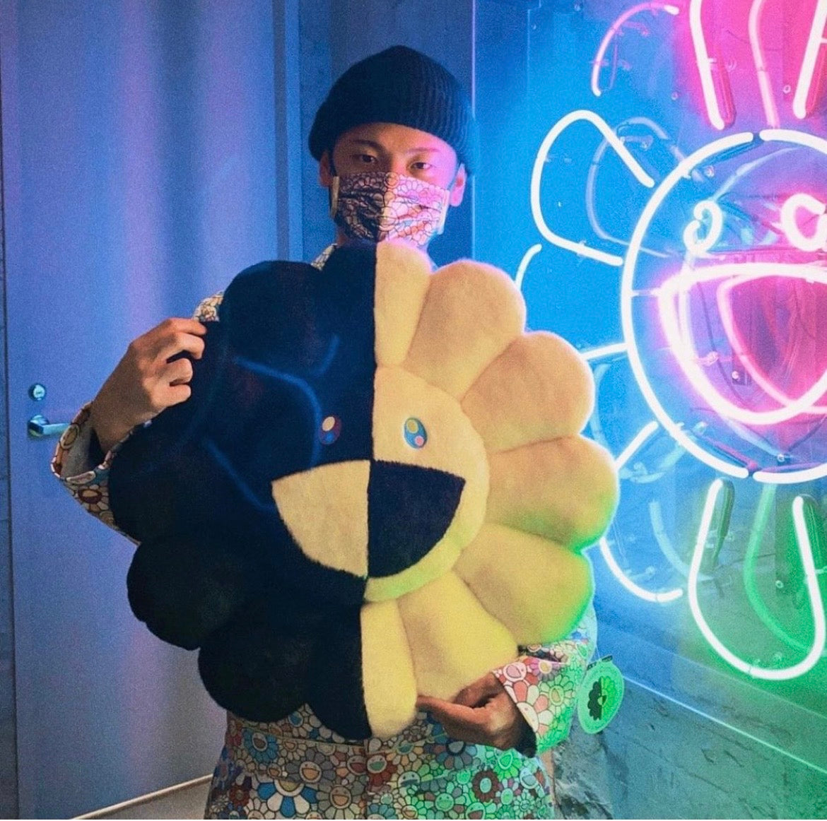村上隆 Takashi Murakami Flower Cushion (60cm)