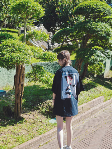 Over print Bag Girl Tee (Black & Navy)