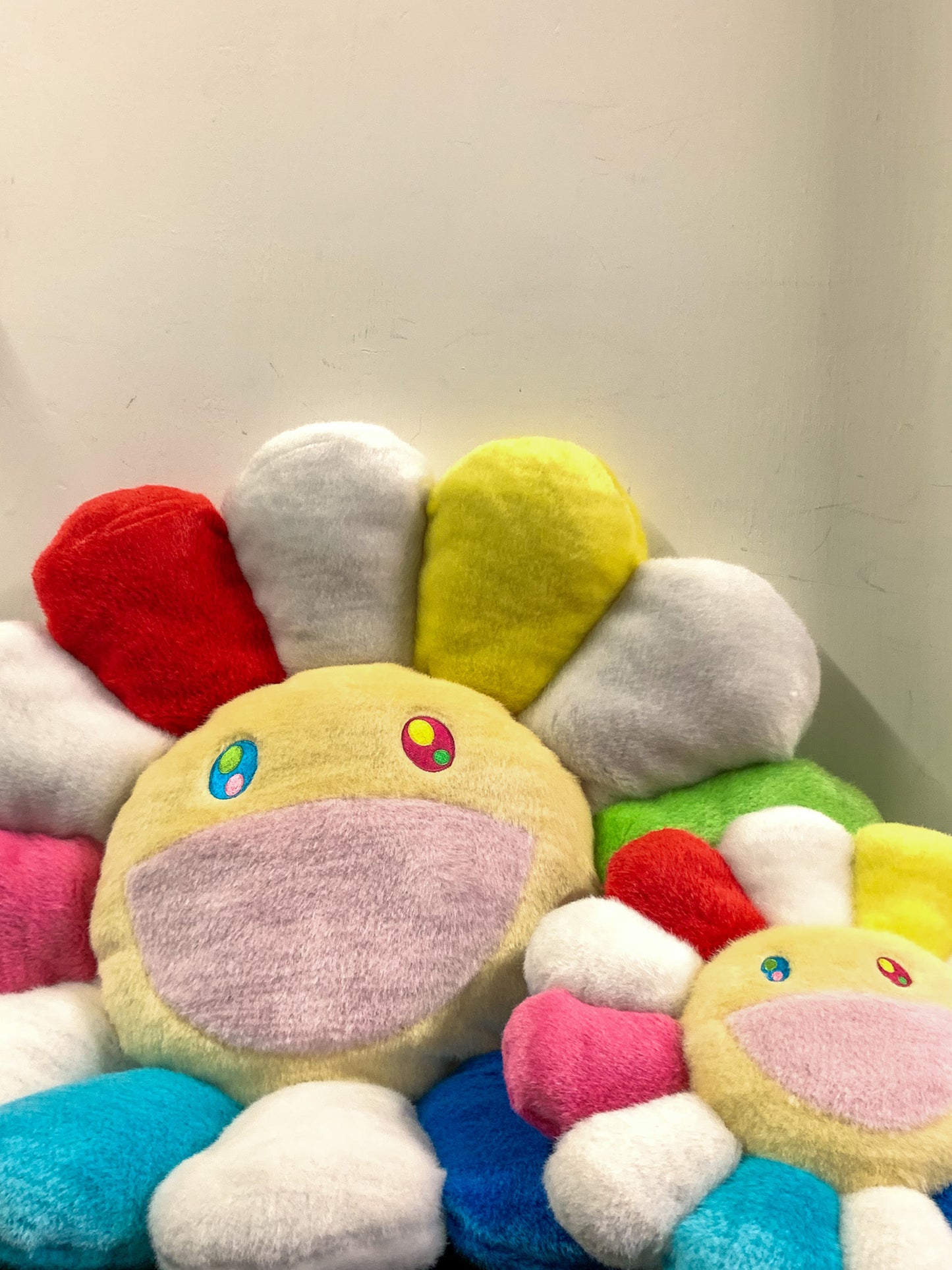 村上隆 Takashi Murakami Flower Cushion (60cm)