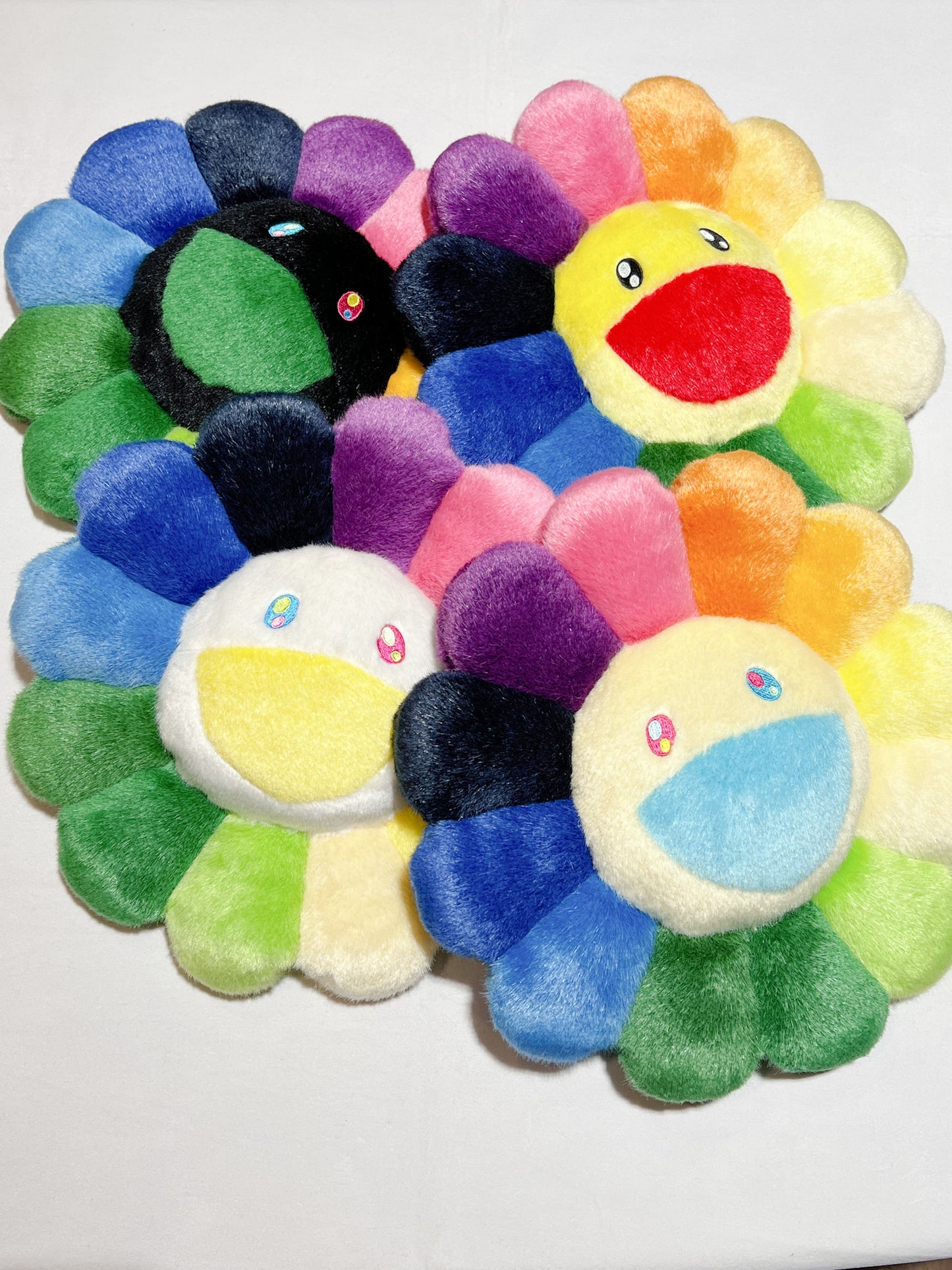 村上隆 Takashi Murakami Flower Cushion (30cm)