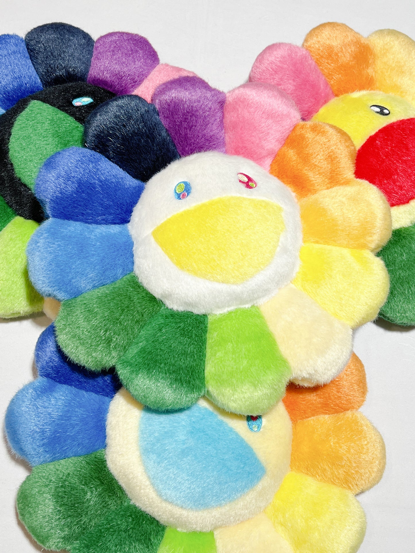 村上隆 Takashi Murakami Flower Cushion (30cm)