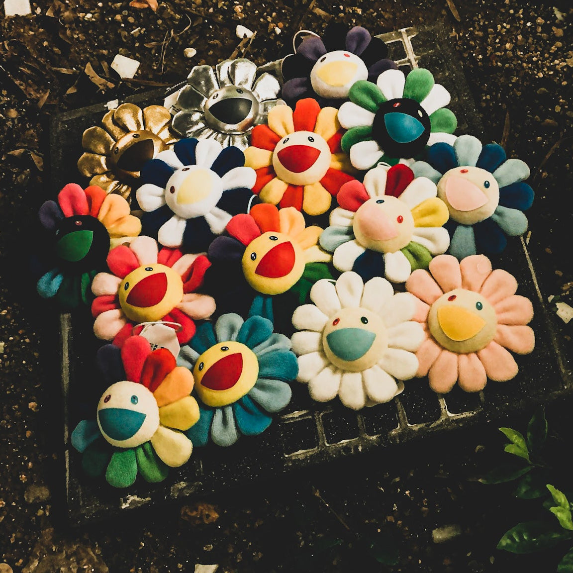 村上隆 Takashi Murakami 8cm Flower Pin