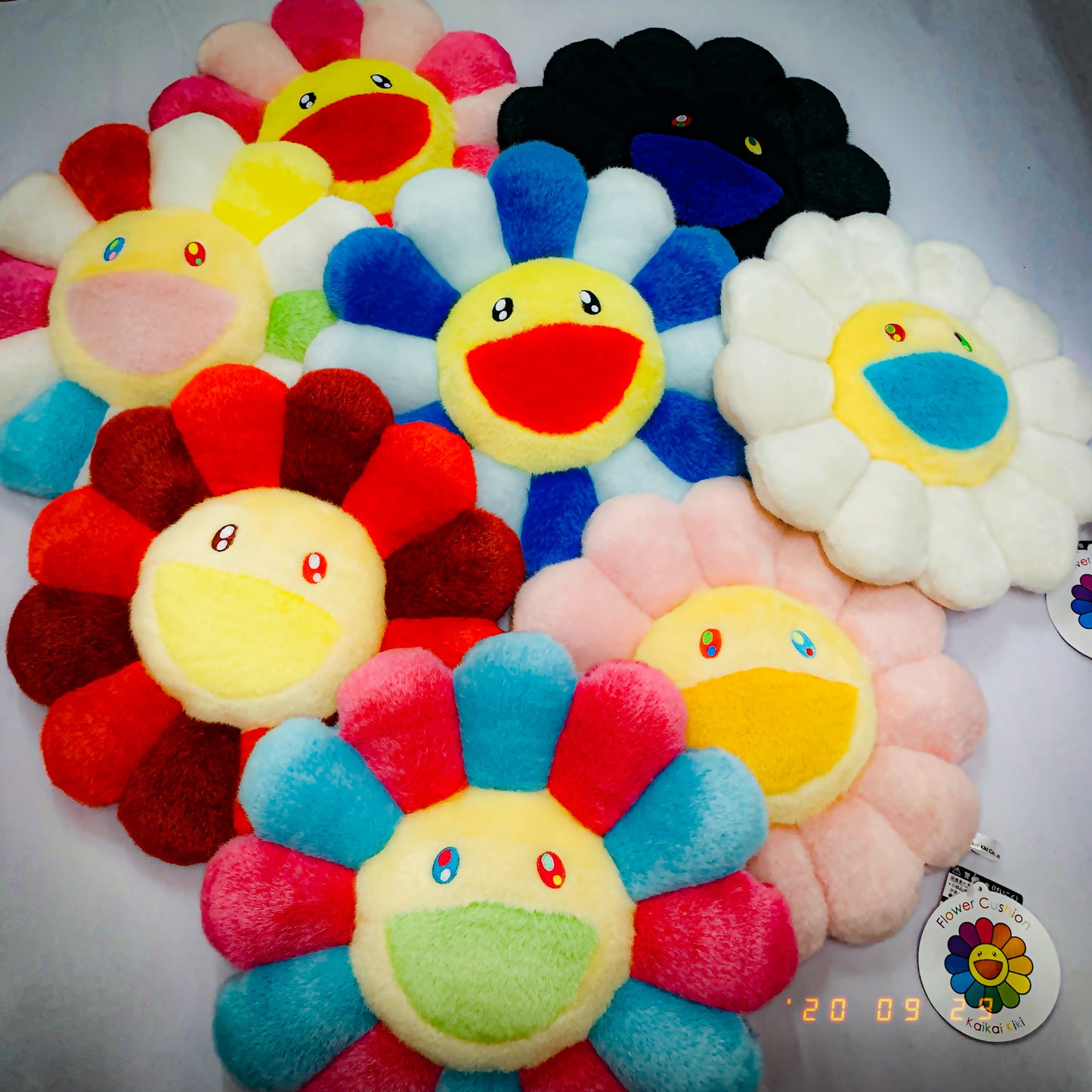 村上隆 Takashi Murakami Flower Cushion (30cm)