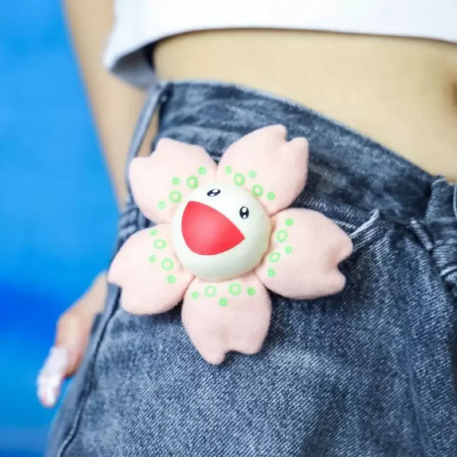 村上隆 Takashi Murakami Sakura Flower Pin 9cm (珠鏈)