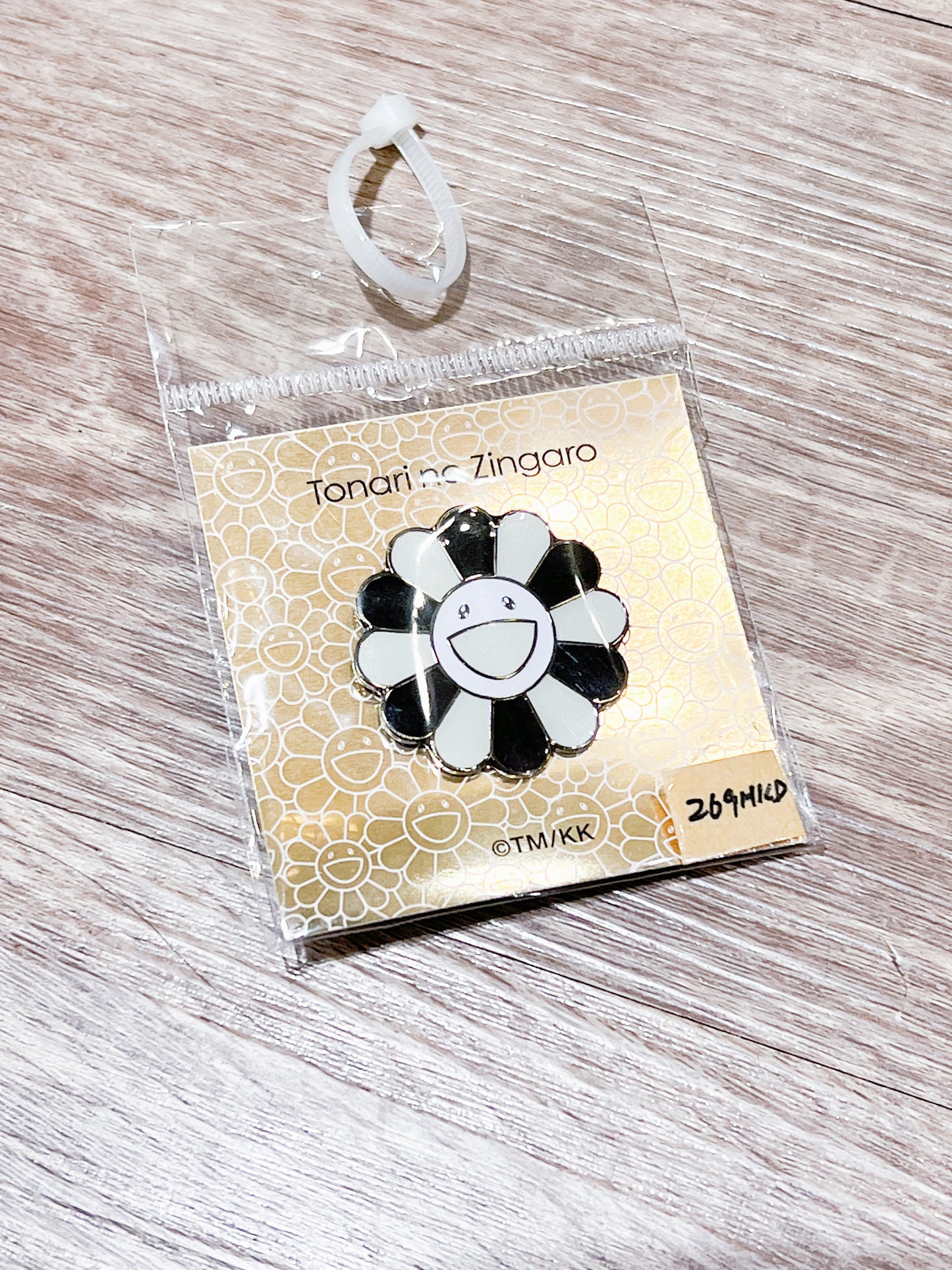 村上隆 Takashi Murakami Flower Metal Pin